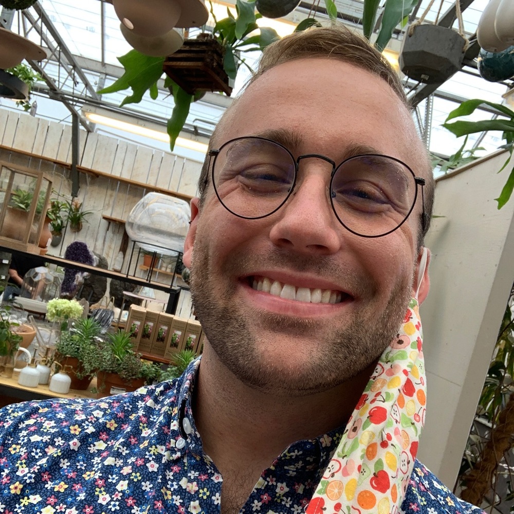 Meet your Posher, Zachary